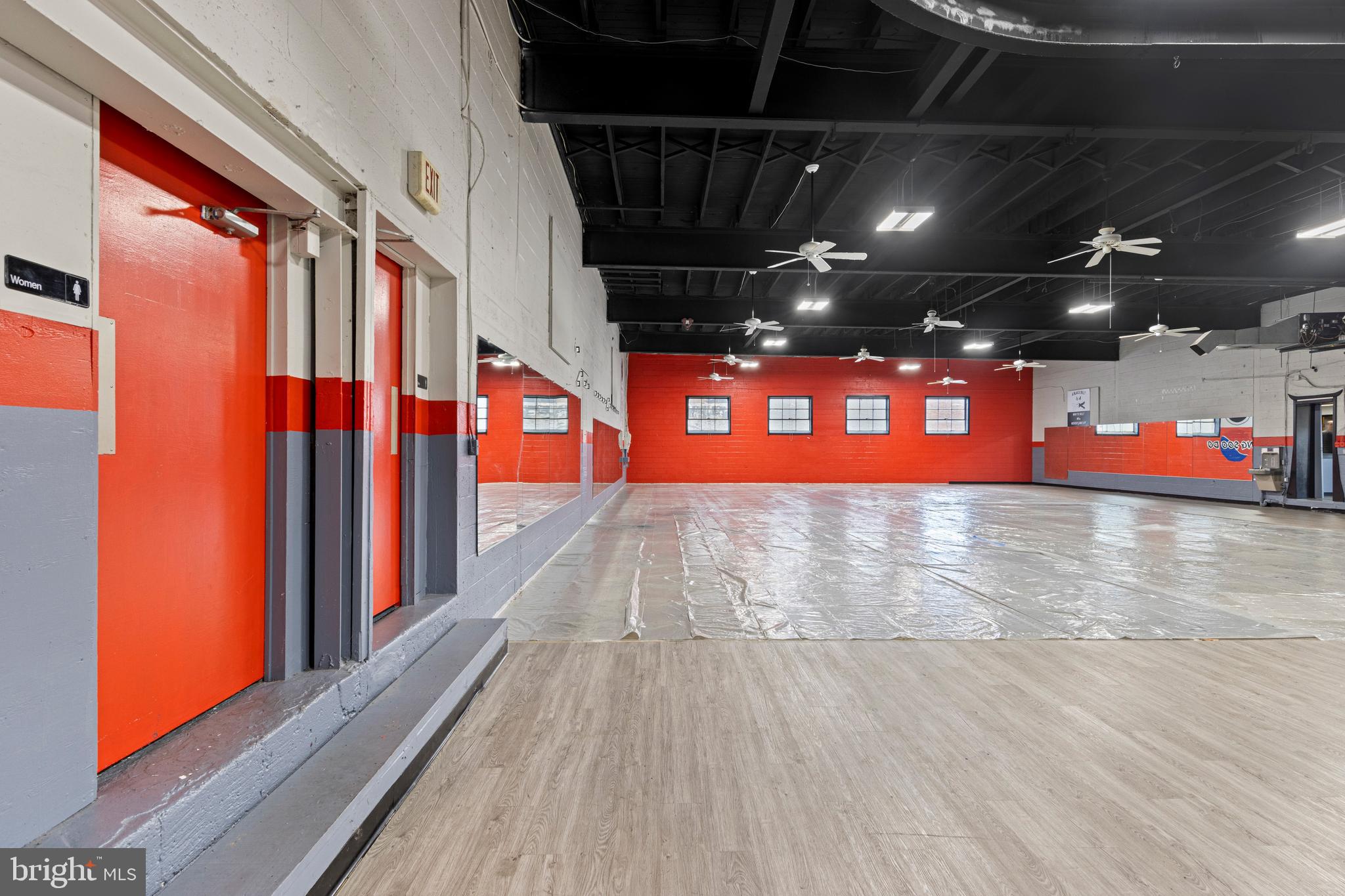 SAINT ALBANS - Commercial Lease