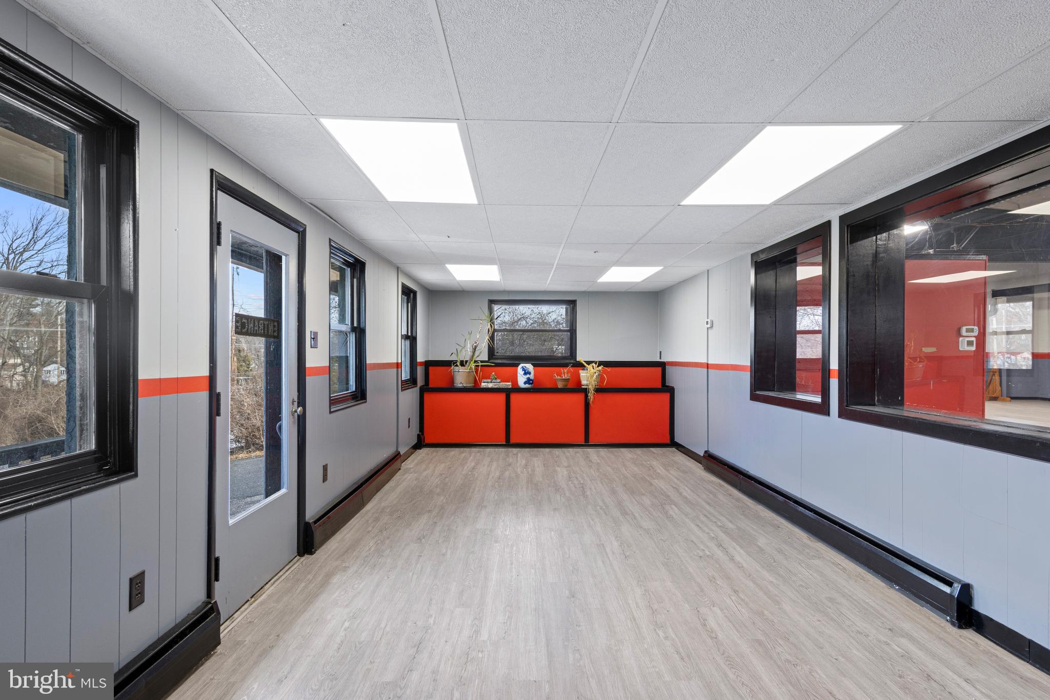 SAINT ALBANS - Commercial Lease