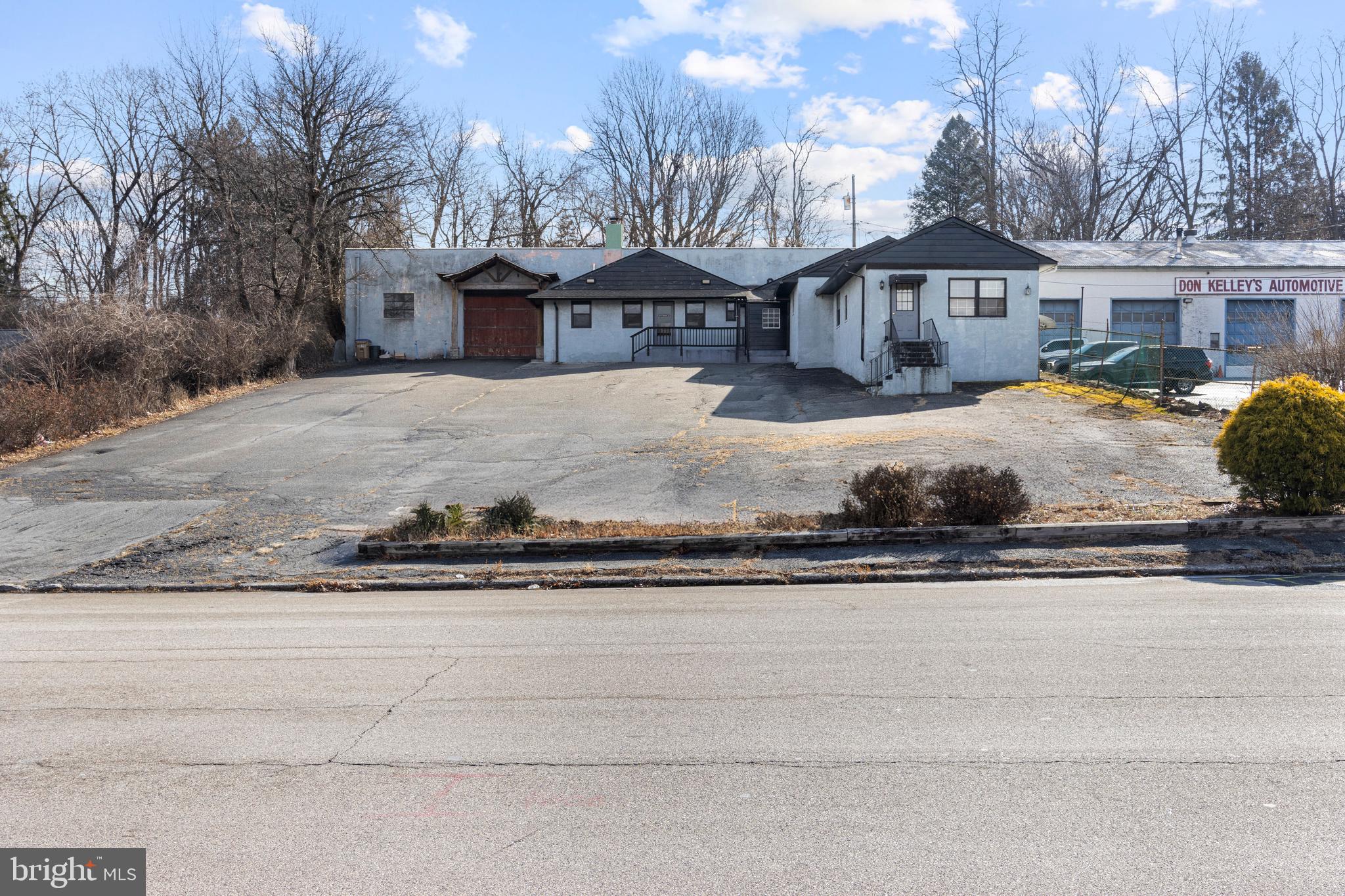 SAINT ALBANS - Commercial Lease