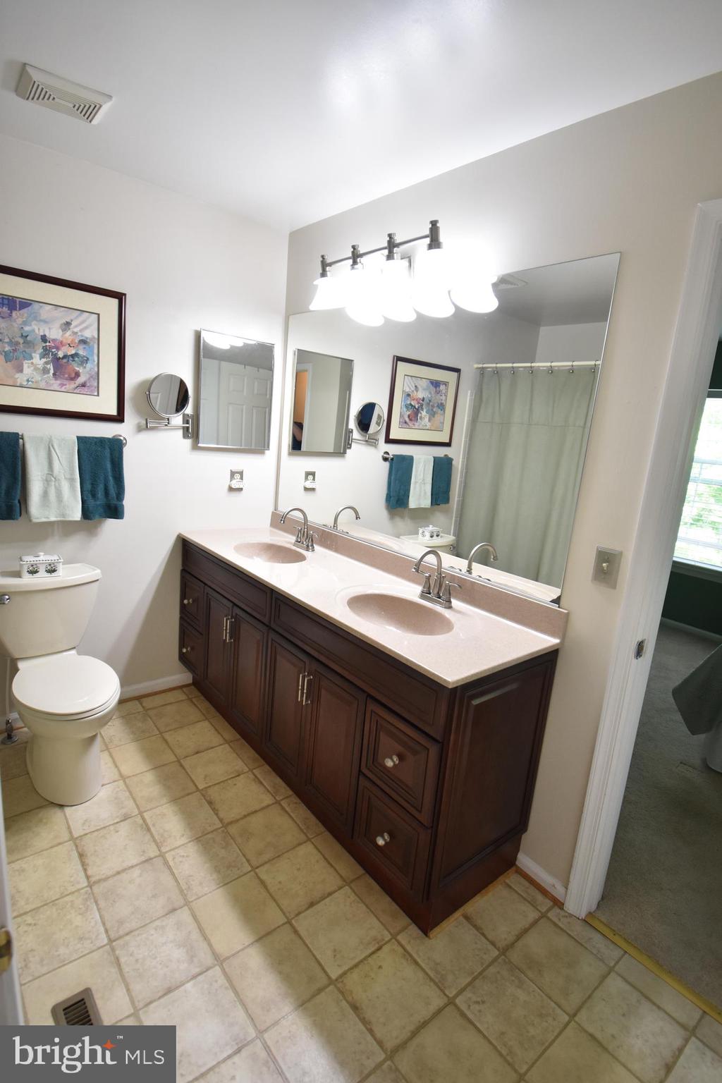 WHITE OAK - Residential