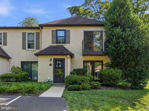 Photo of 8 Summit Drive, BRYN MAWR, PA 19010 (MLS # PADE2112028)