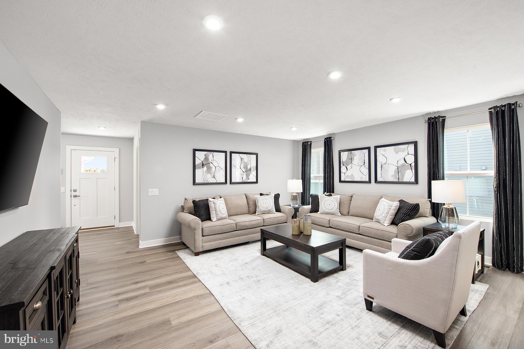 CARDINAL POINTE - Residential