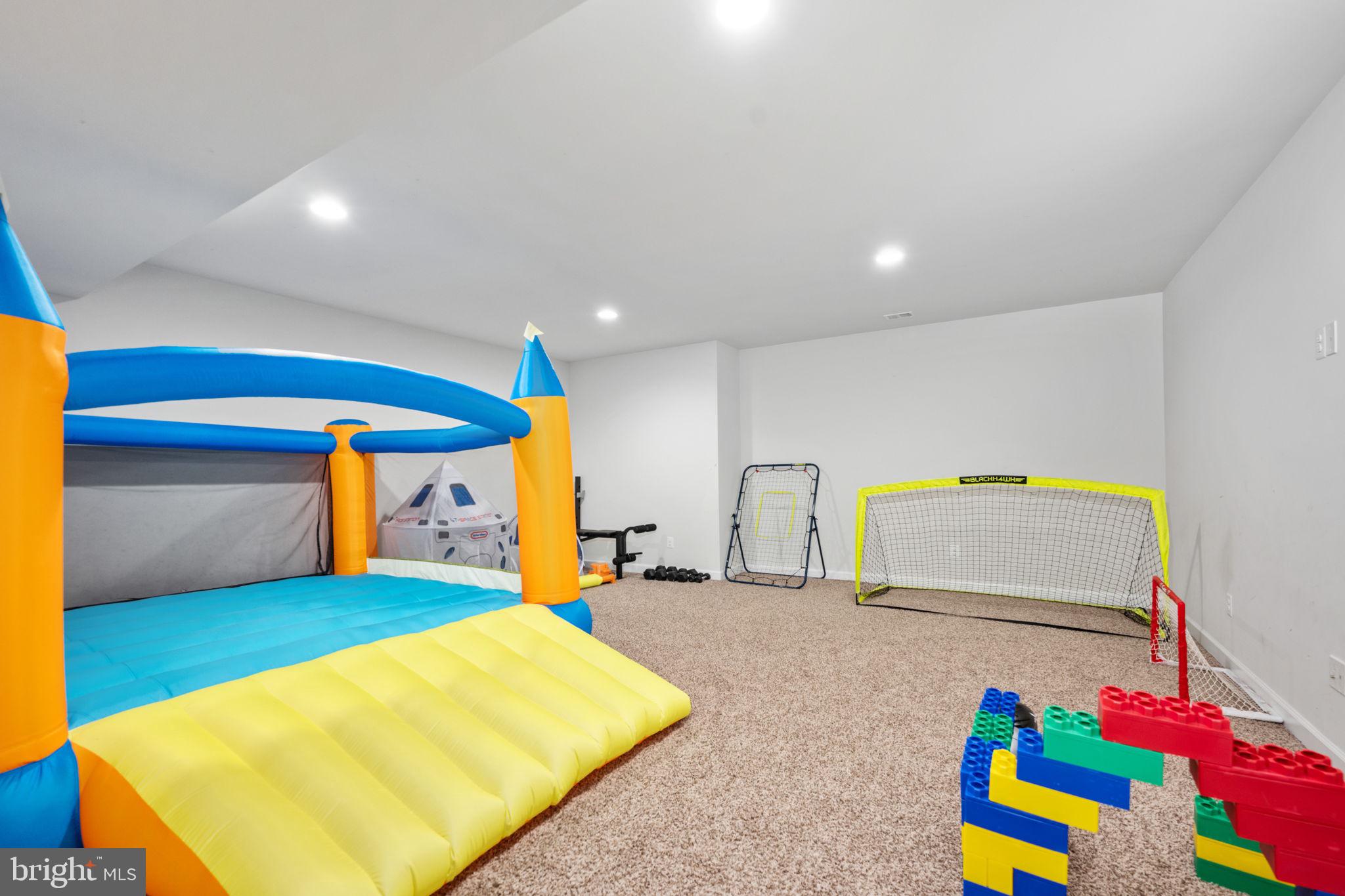 GROVE AT WILLOWSFORD - Residential