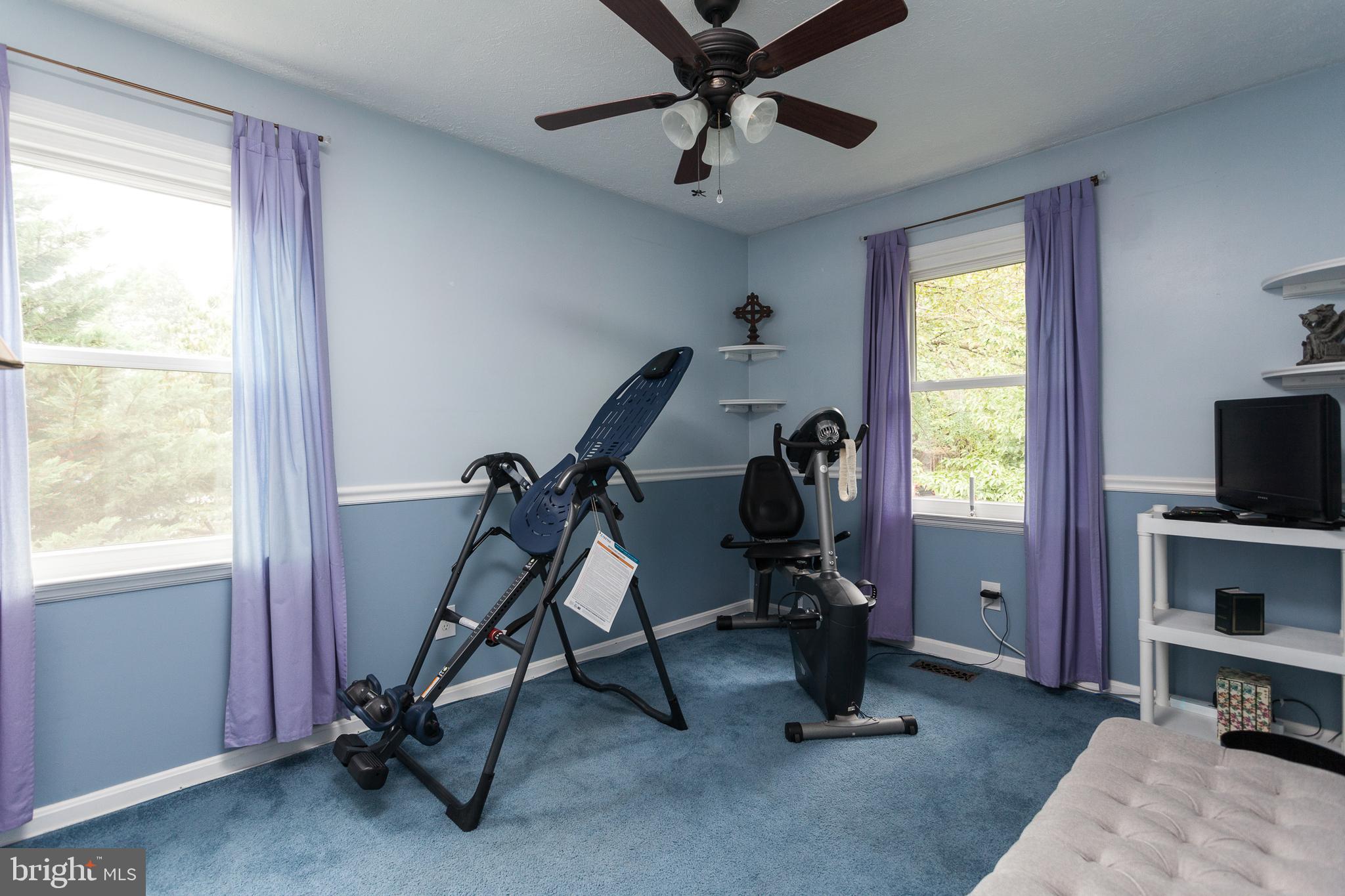 RIDGEFIELD - Residential