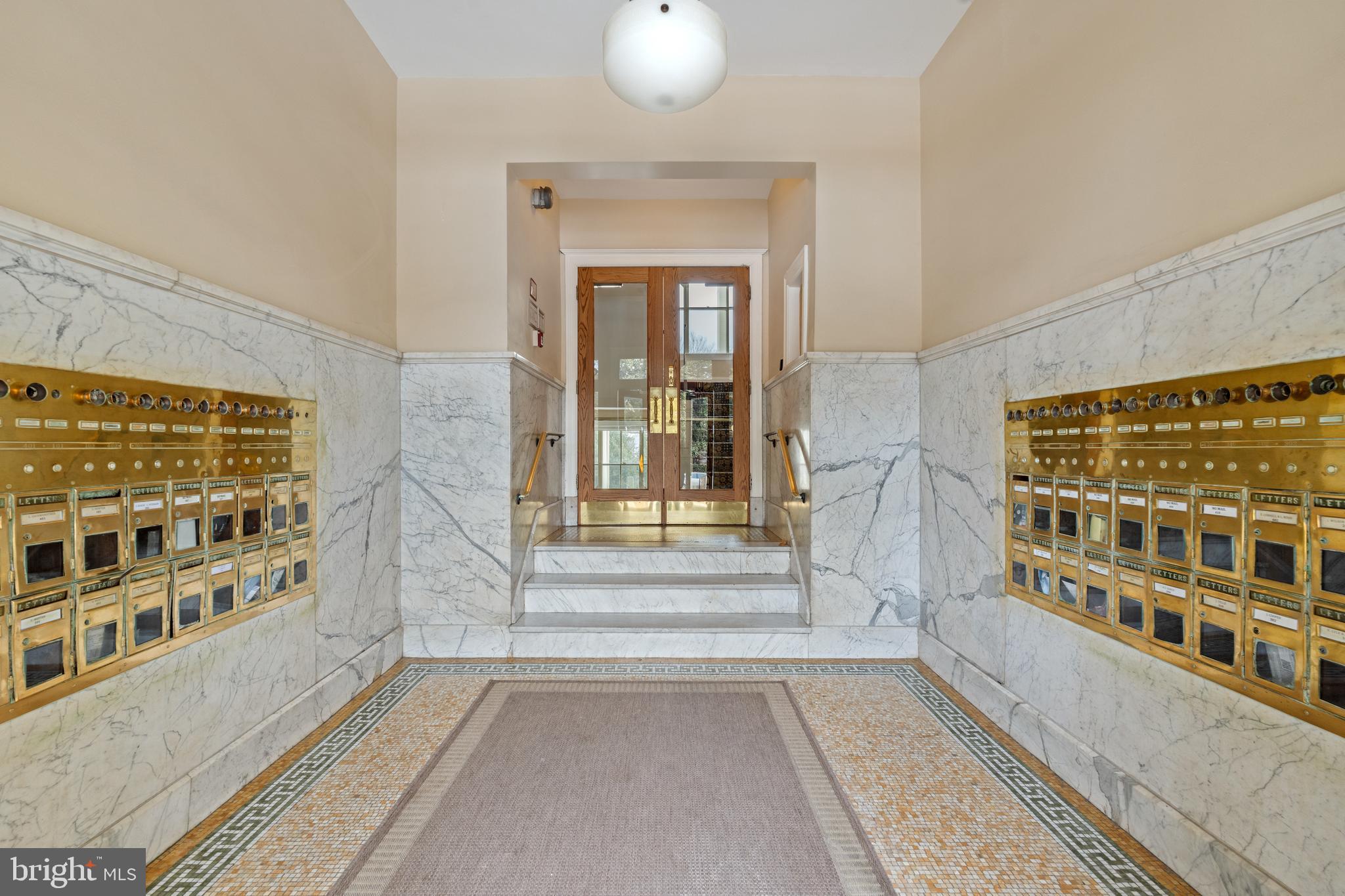 1657 31ST STREET NW 206