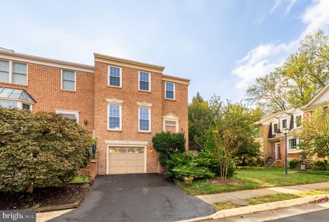 12323 FOX LAKE COURT FAIRFAX VA 22033