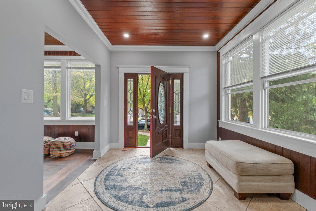 3210 BEVERLY ROAD
