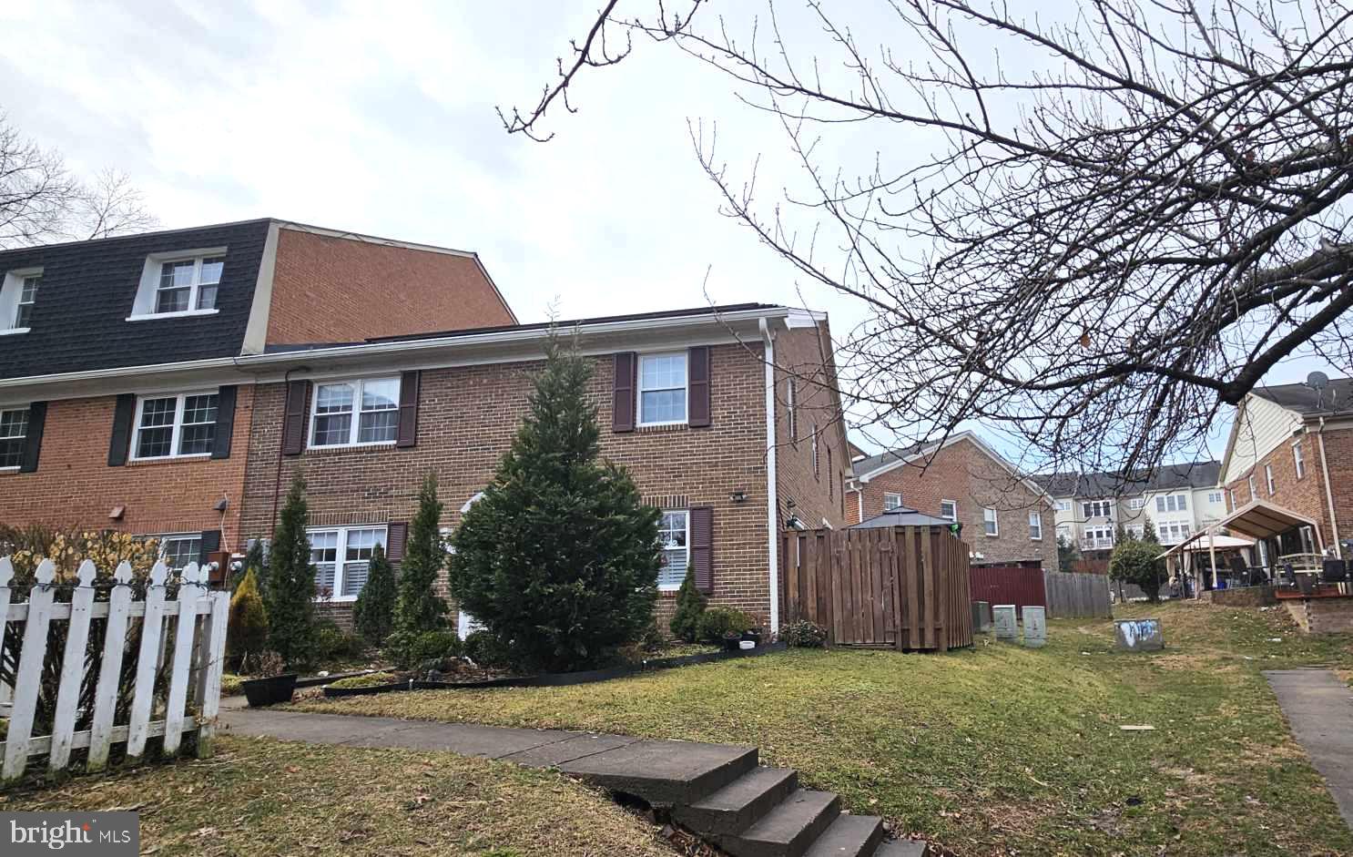 THE HIGHLANDS - Residential