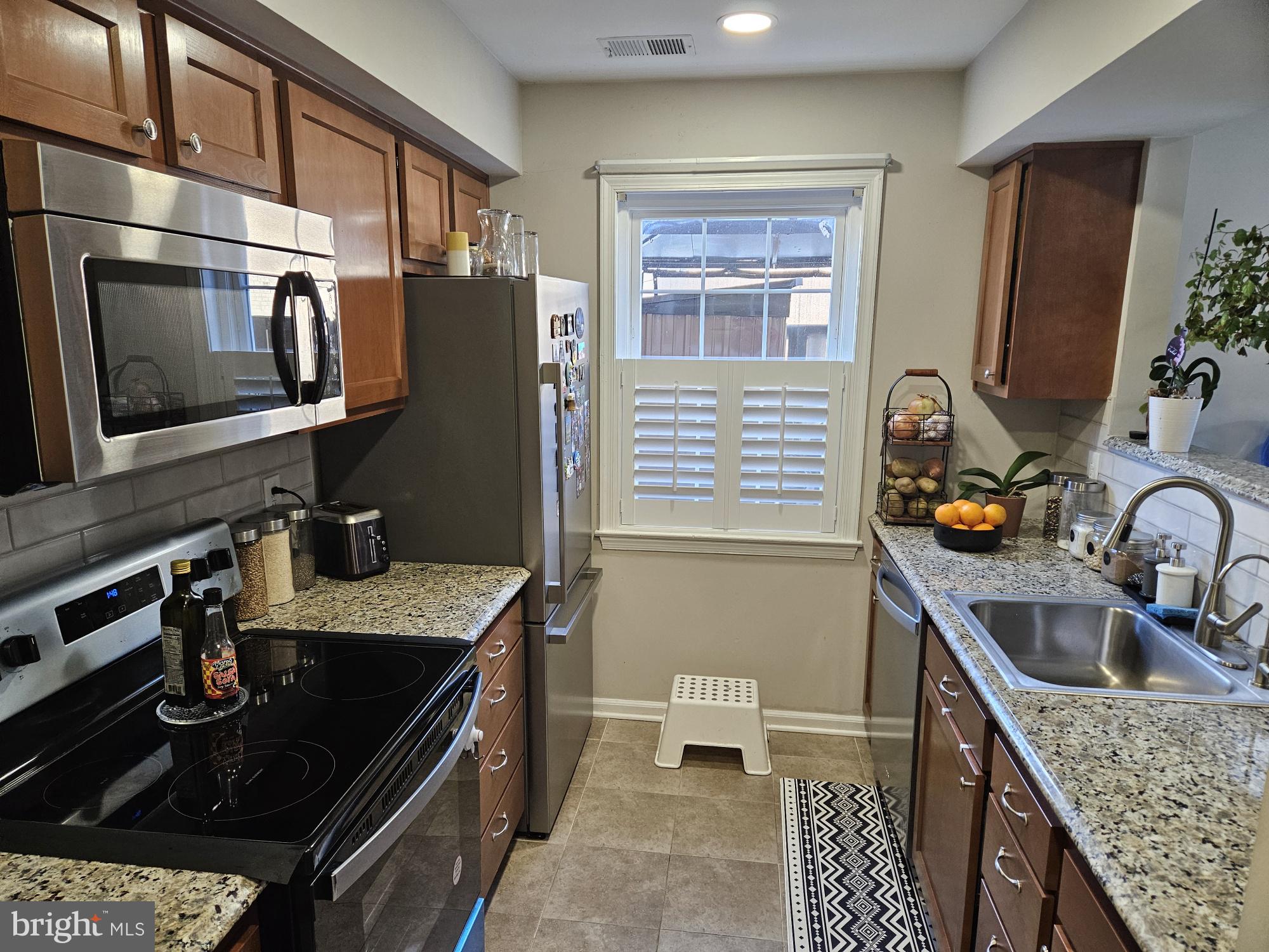 THE HIGHLANDS - Residential