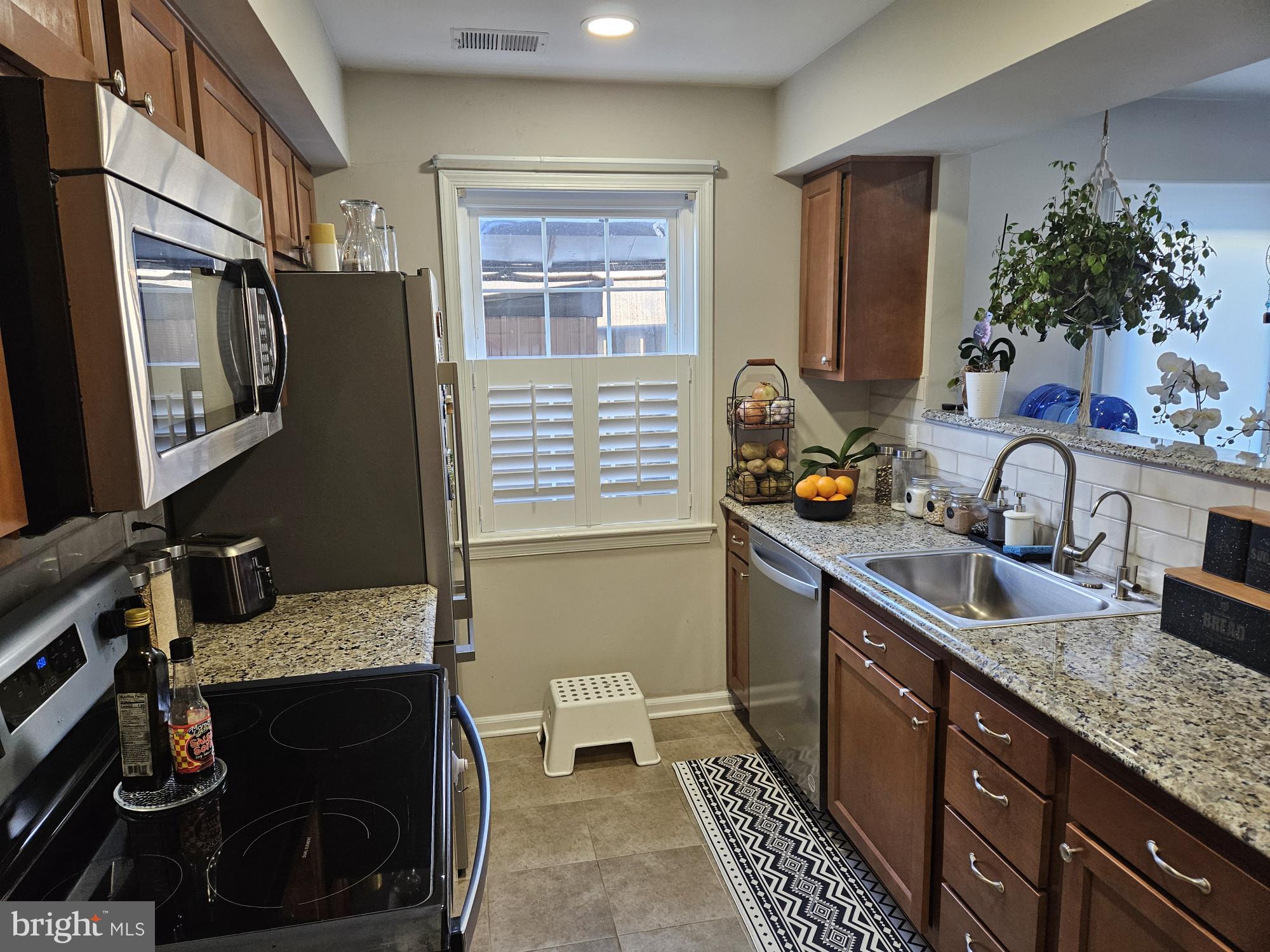 THE HIGHLANDS - Residential