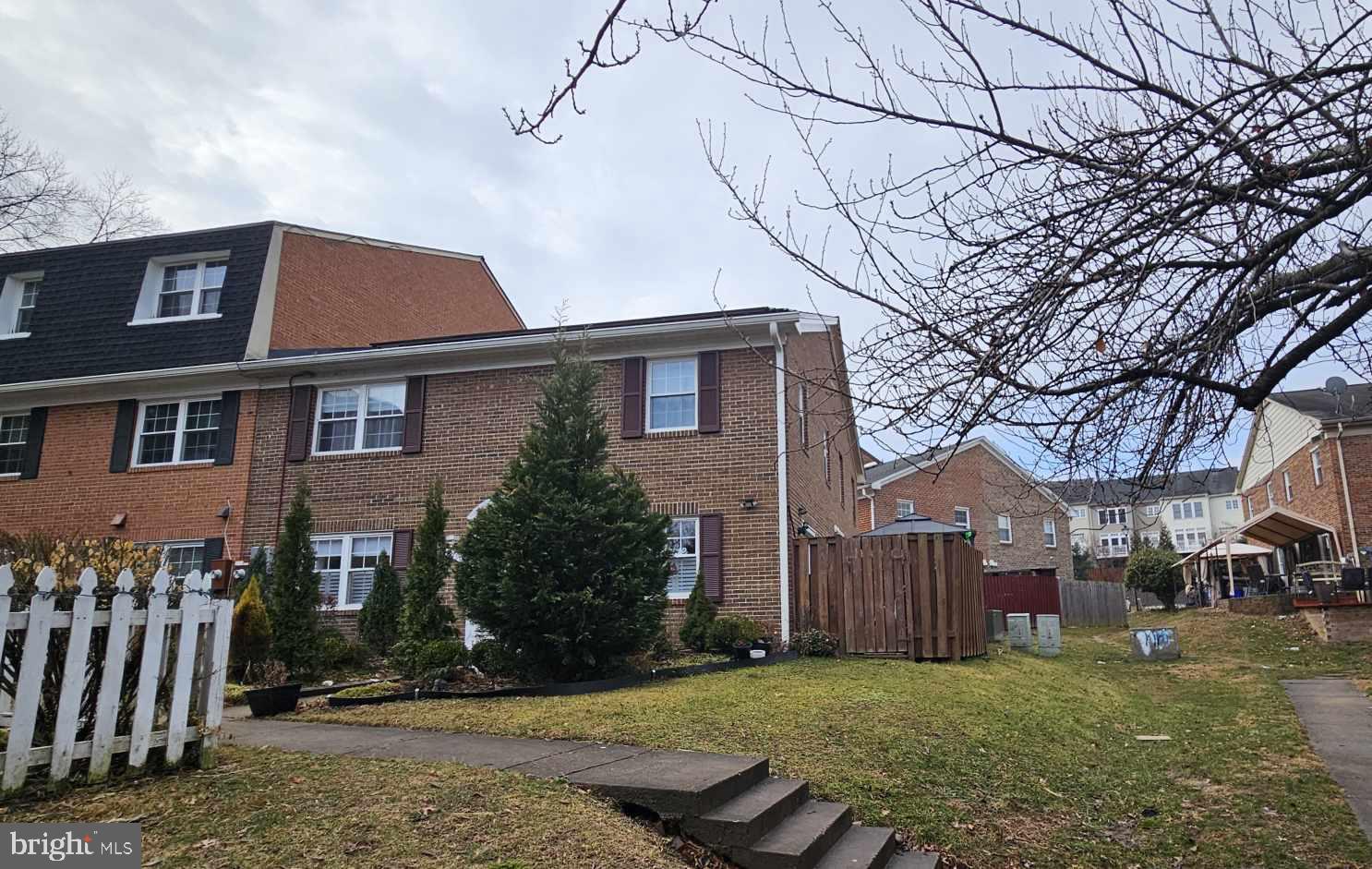 THE HIGHLANDS - Residential