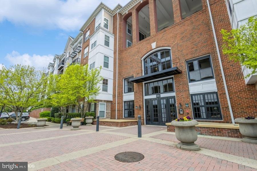 FITZ AT ROCKVILLE TOWN C - Residential