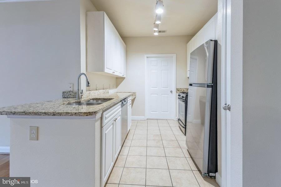 FITZ AT ROCKVILLE TOWN C - Residential