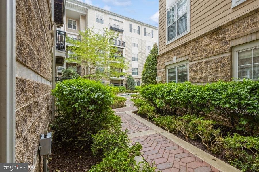 FITZ AT ROCKVILLE TOWN C - Residential