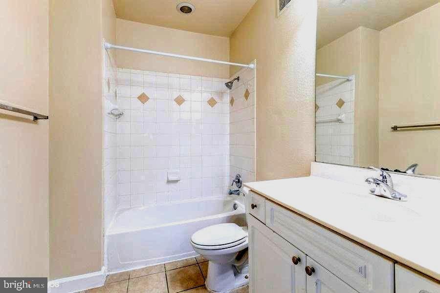 FITZ AT ROCKVILLE TOWN C - Residential