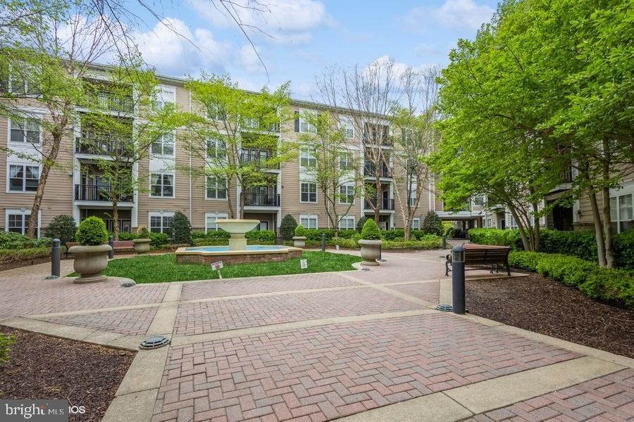 FITZ AT ROCKVILLE TOWN C - Residential