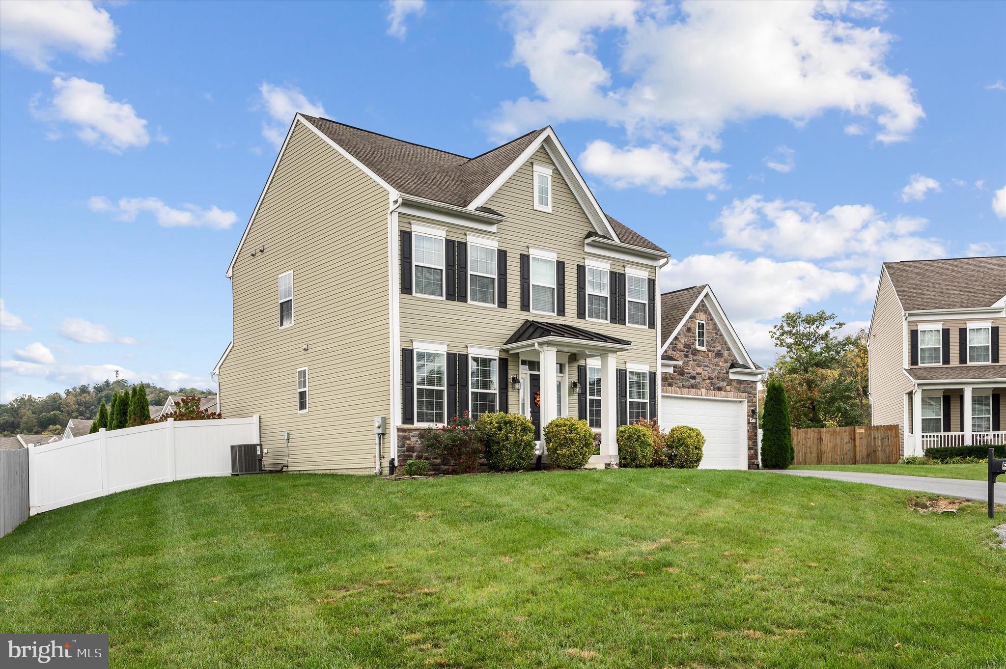 STONEBROOK VILLAGE - Residential