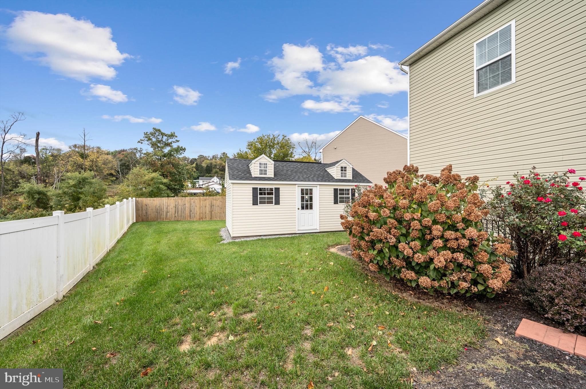 STONEBROOK VILLAGE - Residential