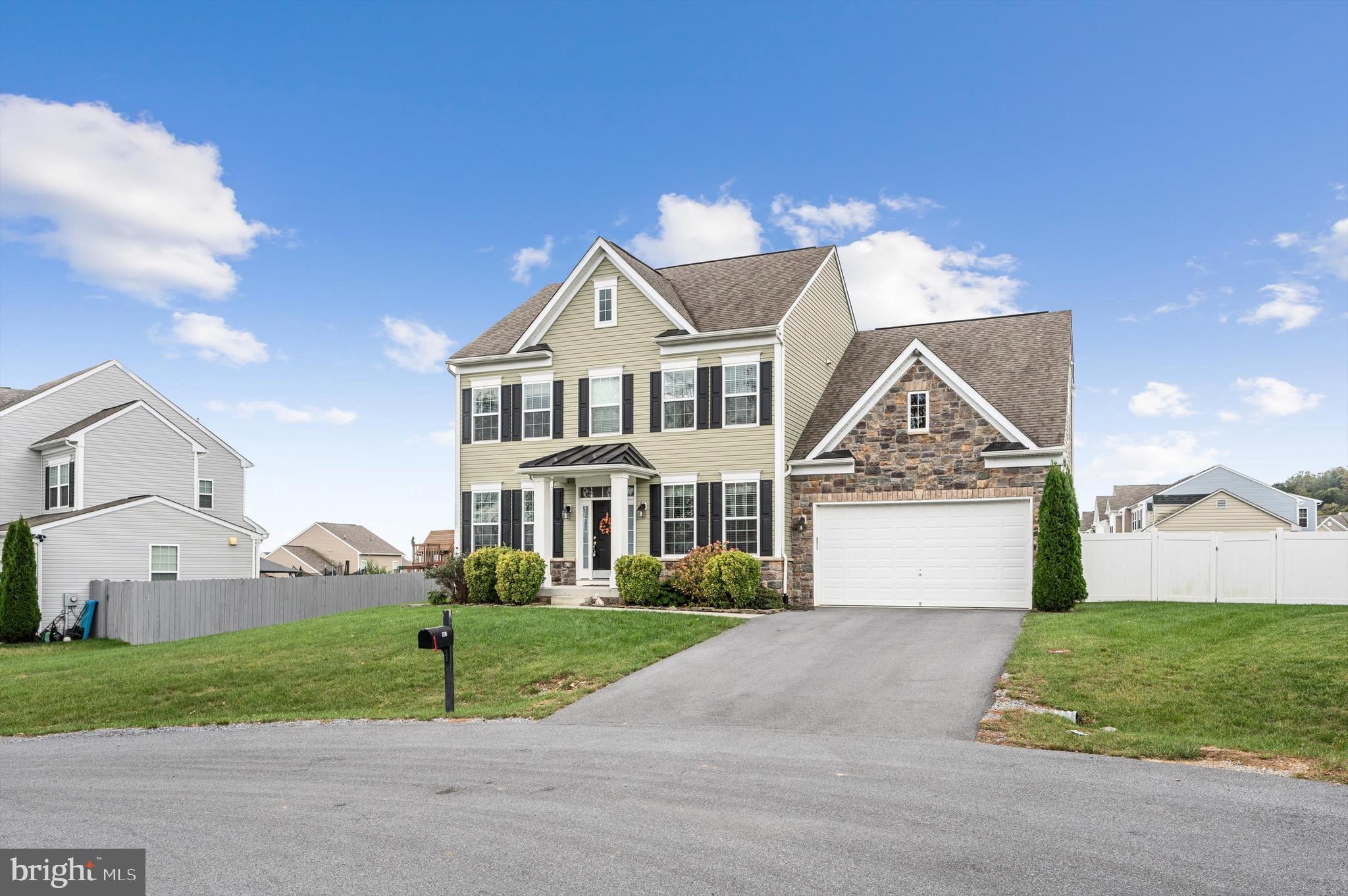 STONEBROOK VILLAGE - Residential