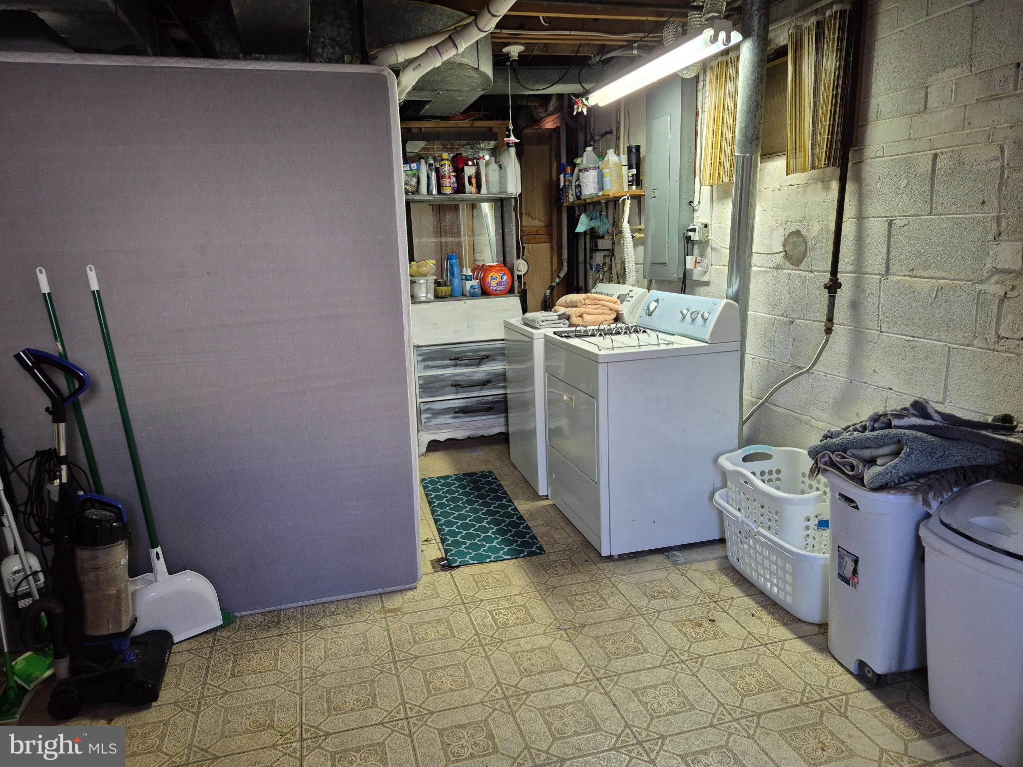 CALVERTON - Residential