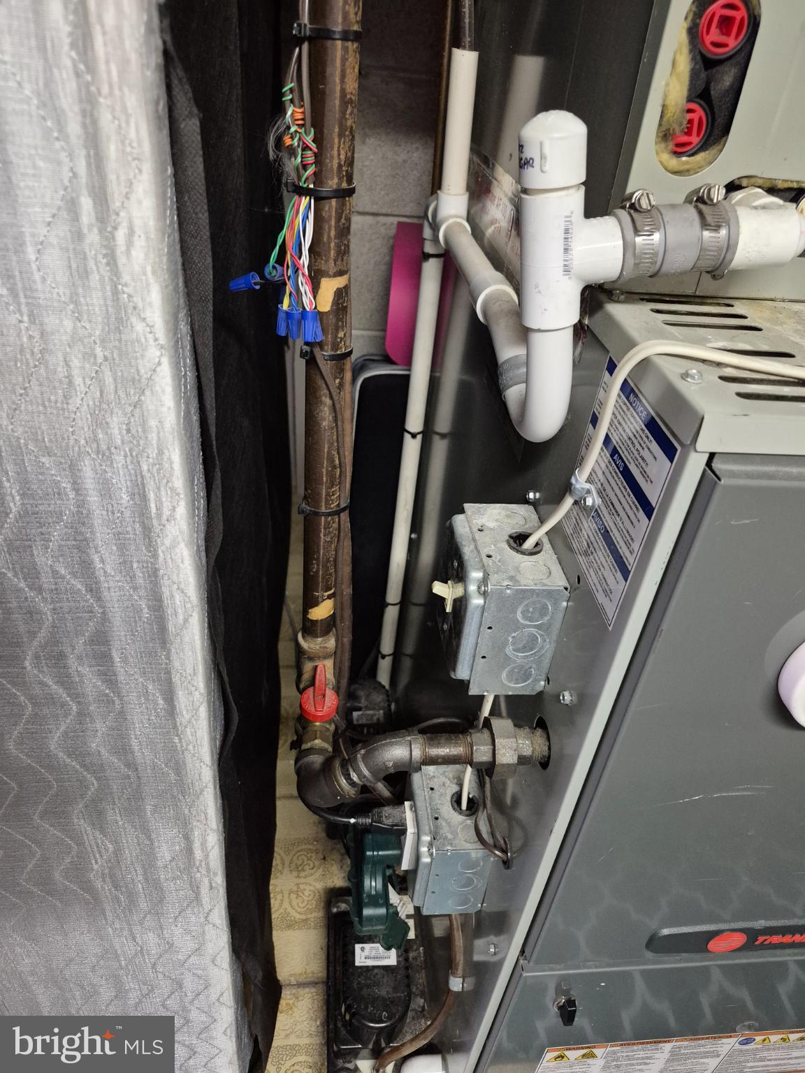 CALVERTON - Residential