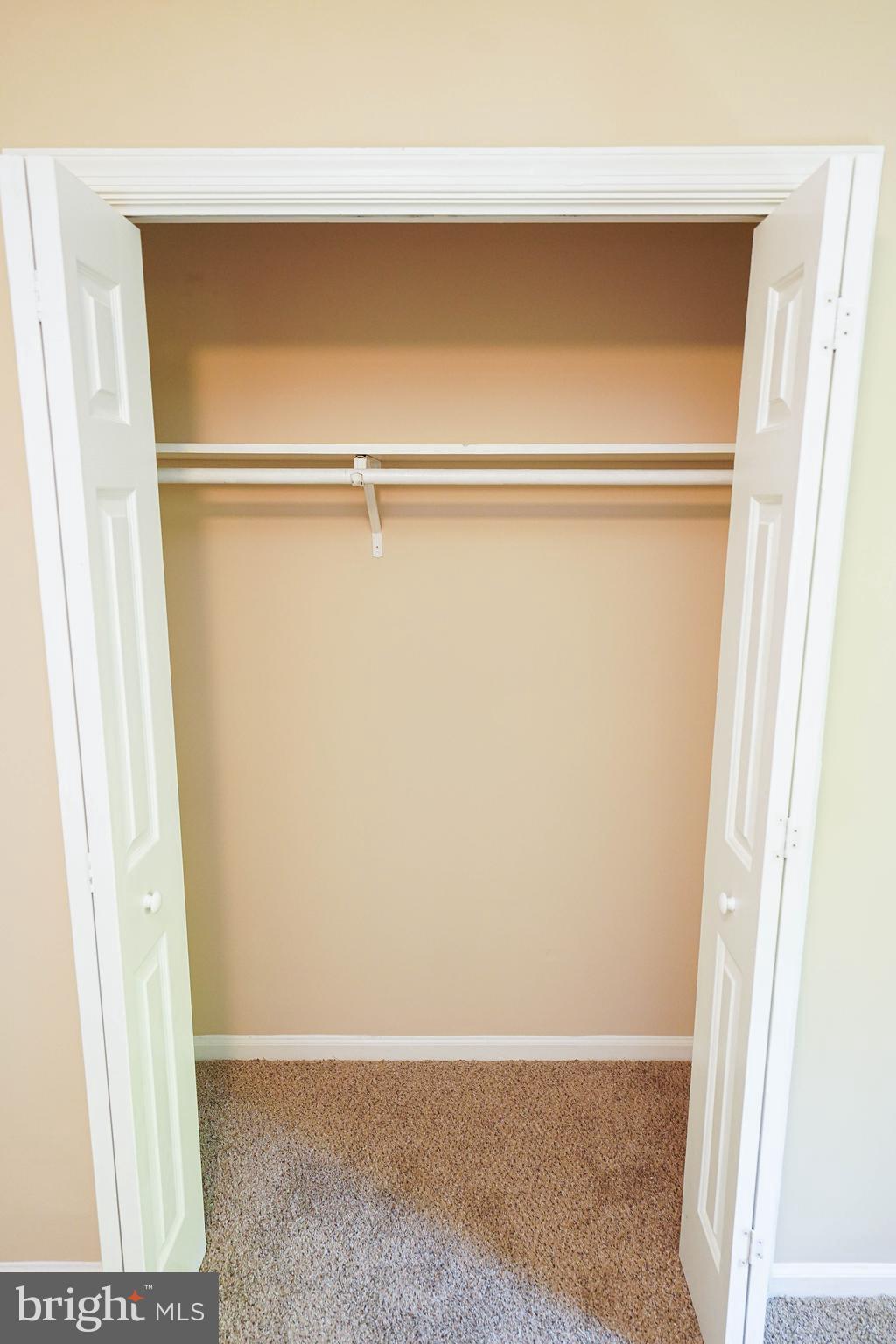 RIVER ISLE ESTATES - Residential Lease