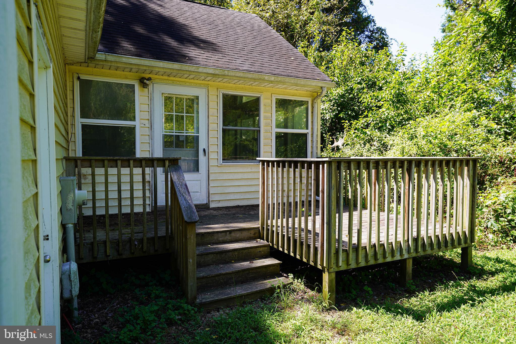 RIVER ISLE ESTATES - Residential Lease