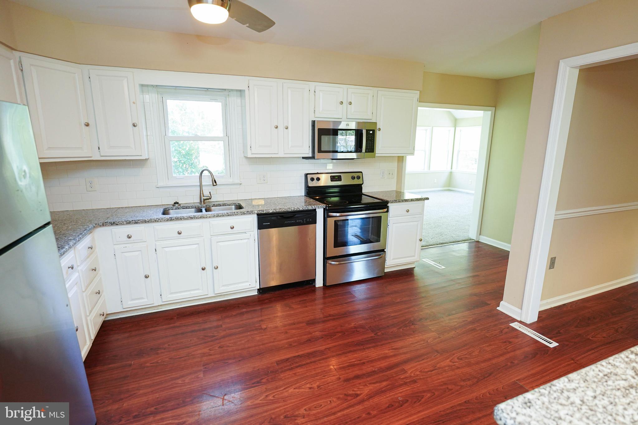 RIVER ISLE ESTATES - Residential Lease