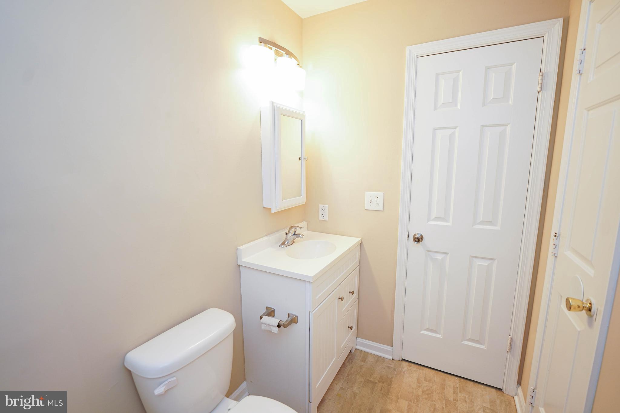 RIVER ISLE ESTATES - Residential Lease