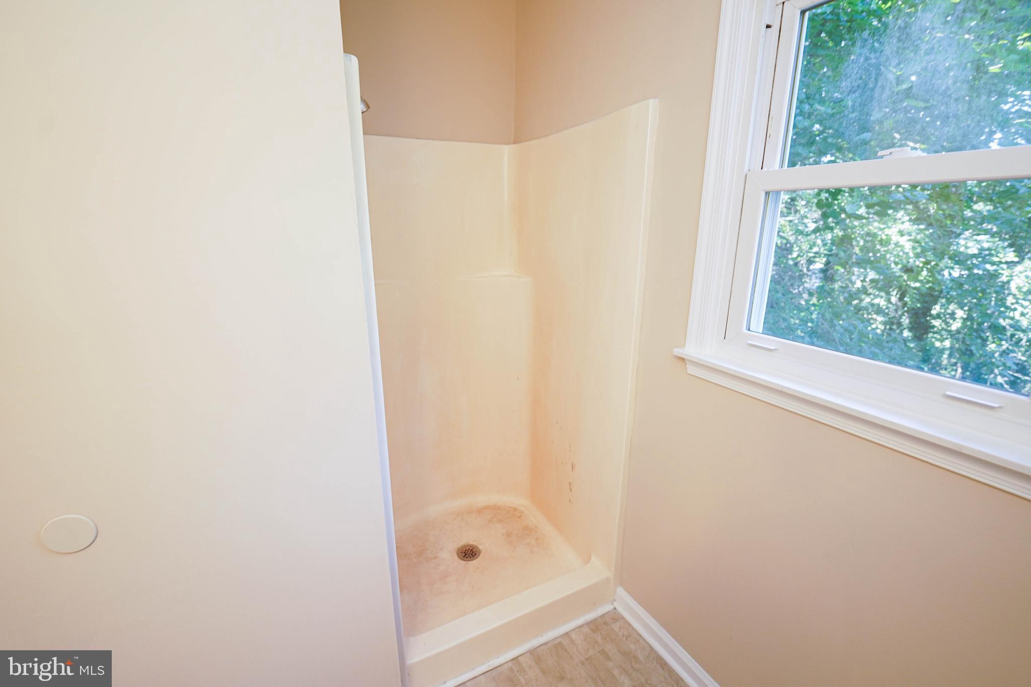 RIVER ISLE ESTATES - Residential Lease