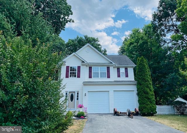 APPLE KNOLLS ESTATES - Residential