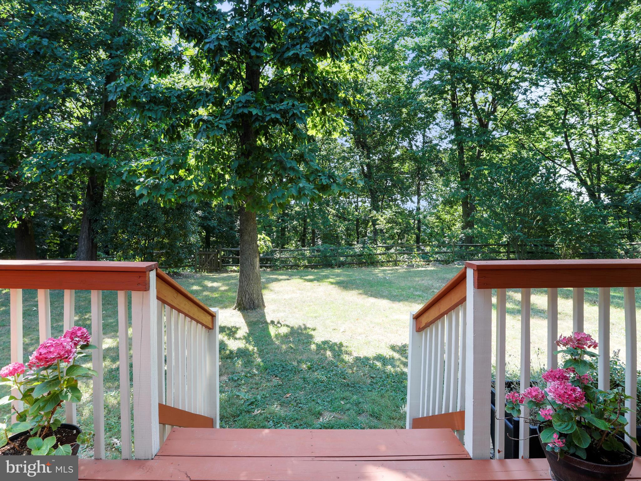 APPLE KNOLLS ESTATES - Residential