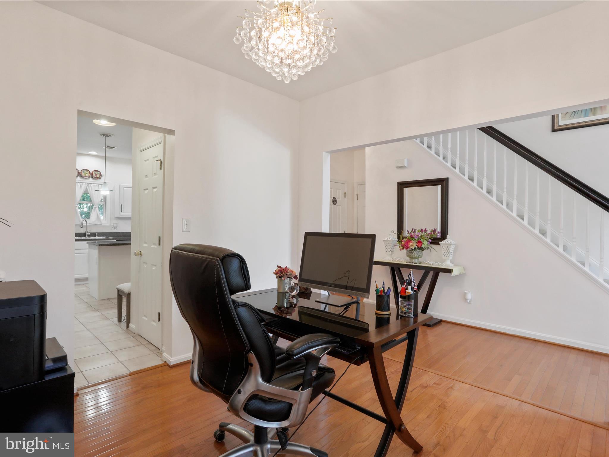 APPLE KNOLLS ESTATES - Residential