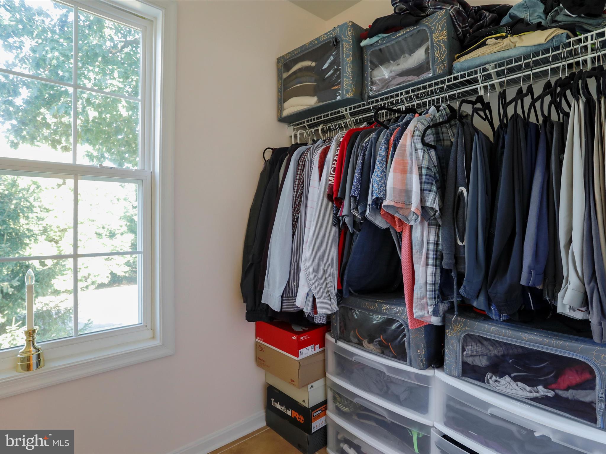 APPLE KNOLLS ESTATES - Residential