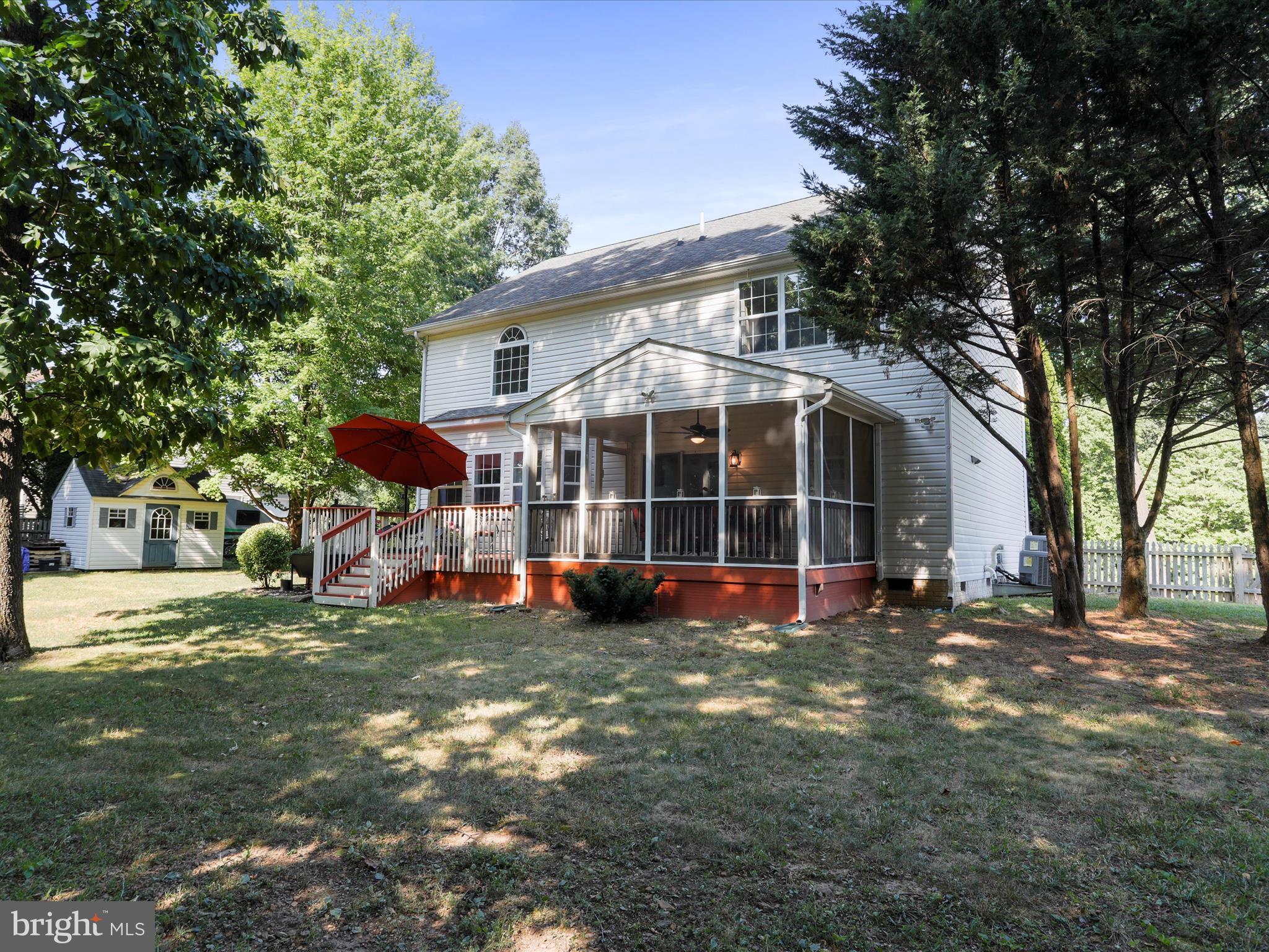 APPLE KNOLLS ESTATES - Residential