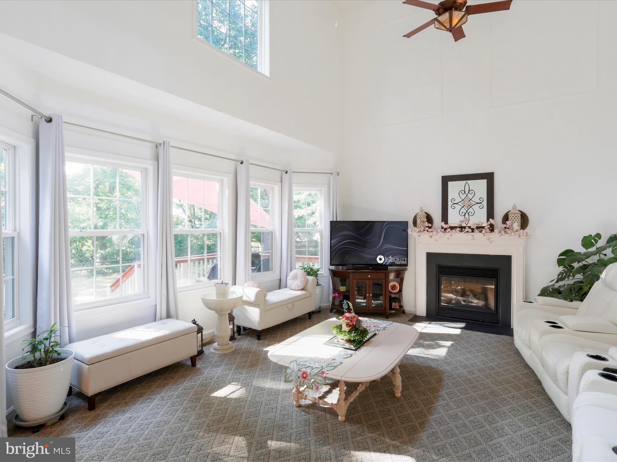 APPLE KNOLLS ESTATES - Residential