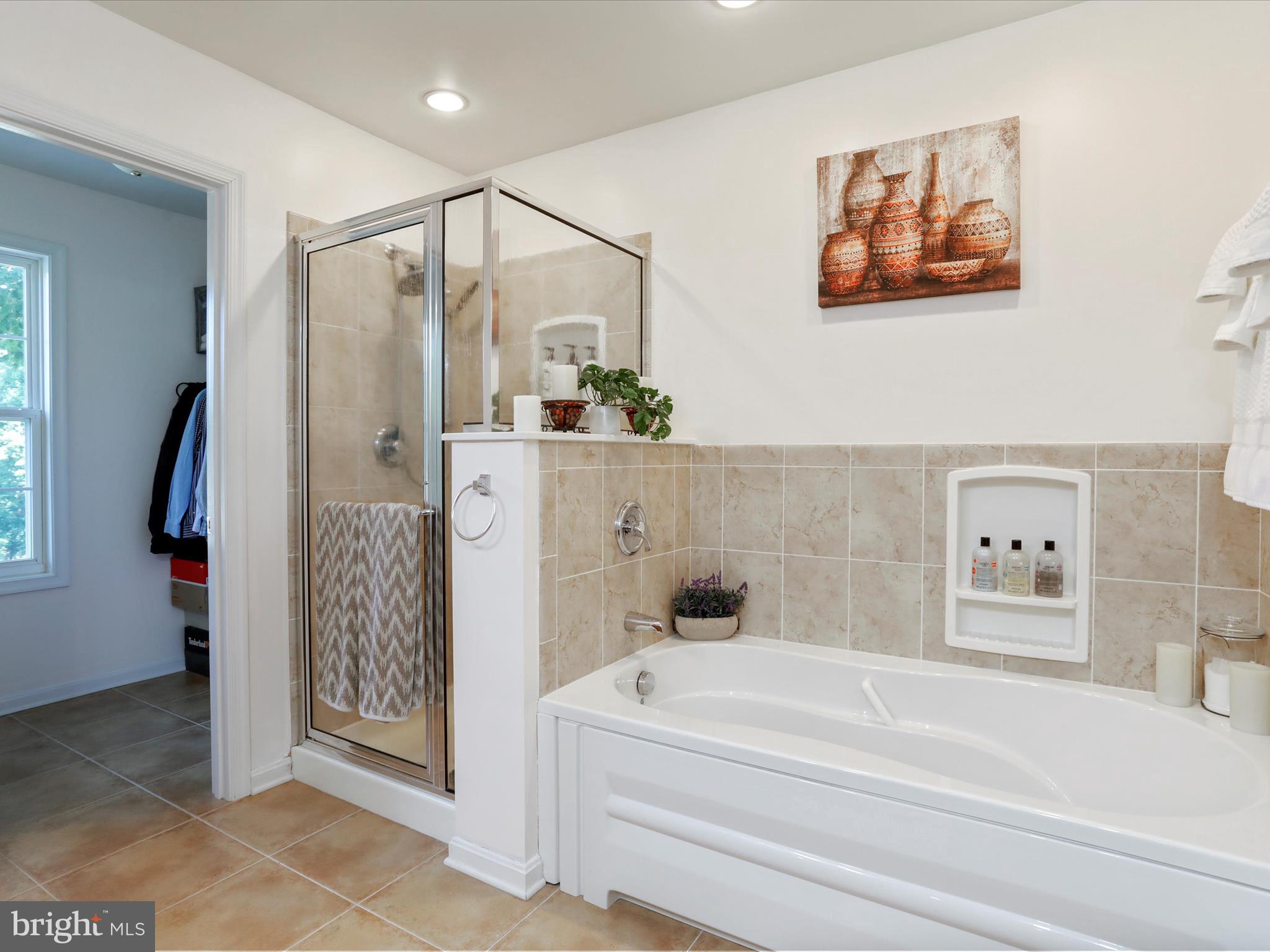 APPLE KNOLLS ESTATES - Residential