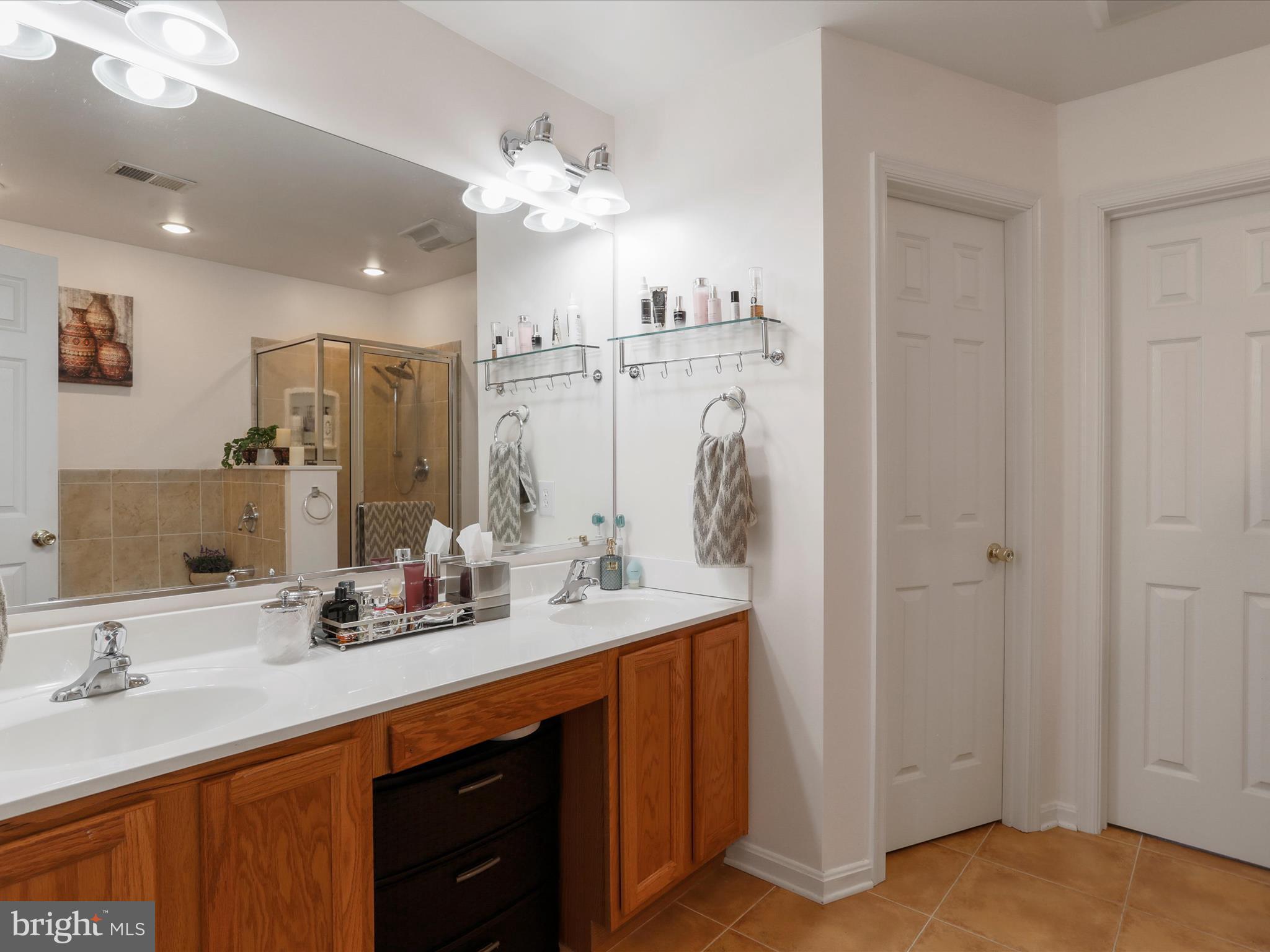 APPLE KNOLLS ESTATES - Residential