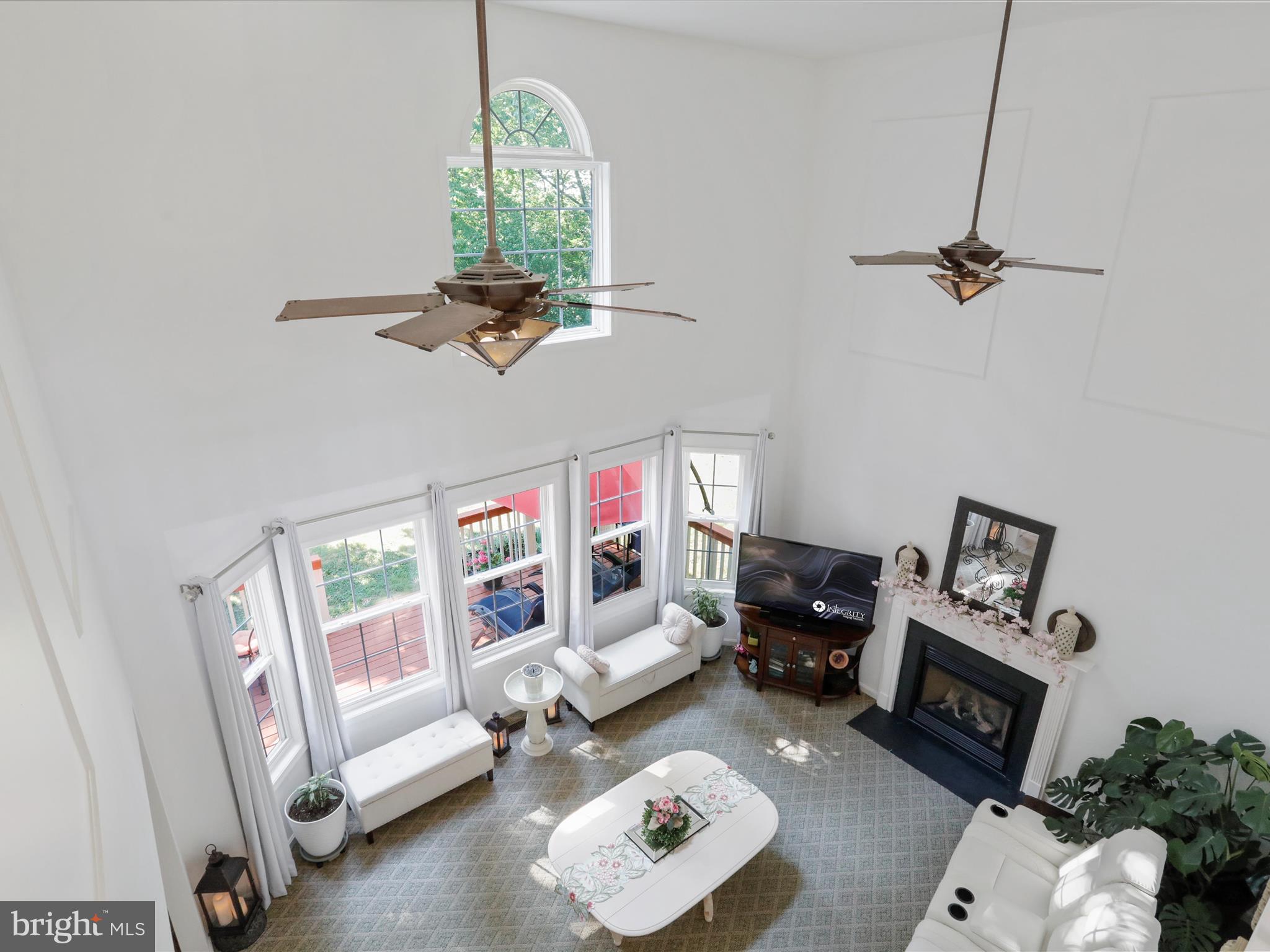 APPLE KNOLLS ESTATES - Residential