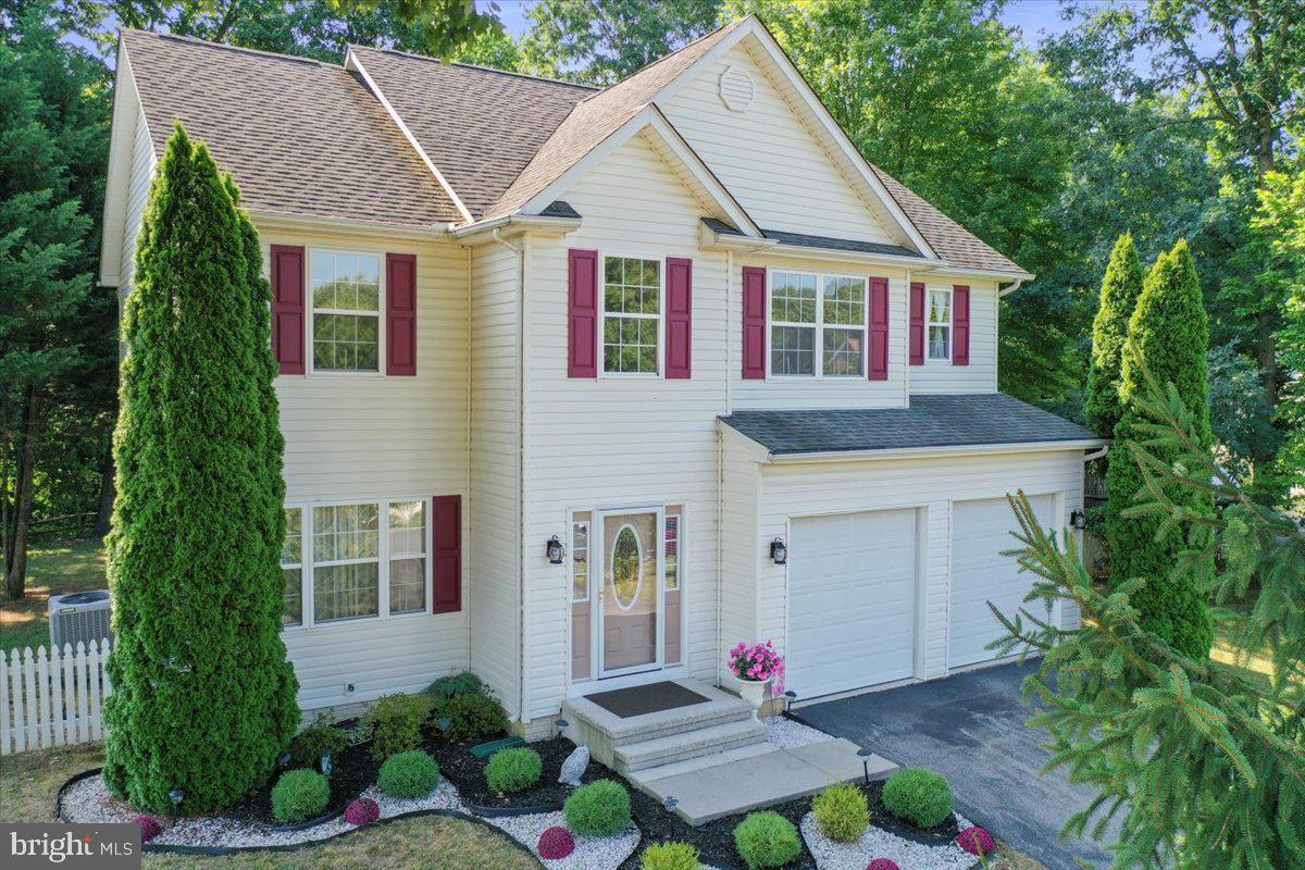 APPLE KNOLLS ESTATES - Residential