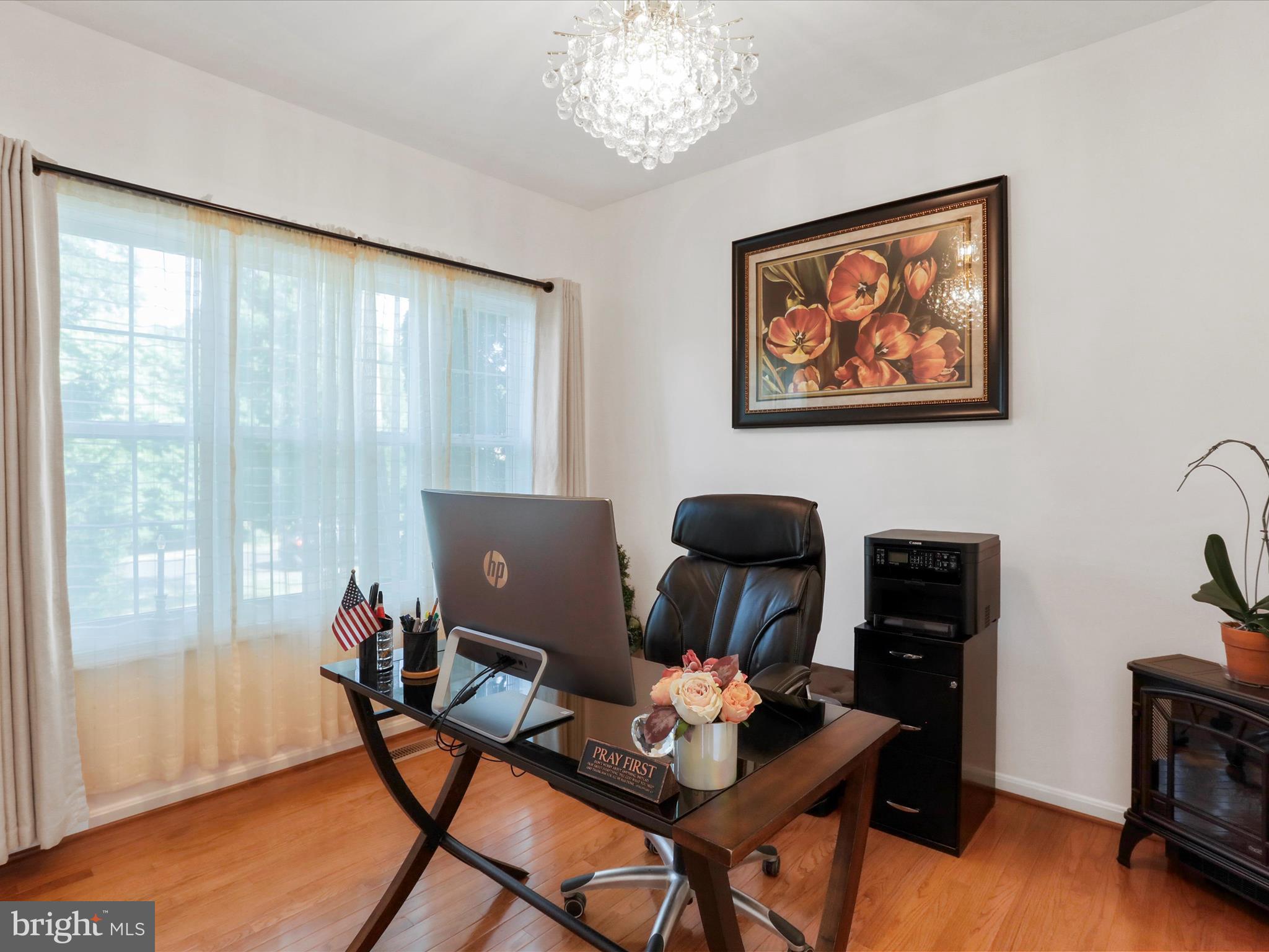 APPLE KNOLLS ESTATES - Residential