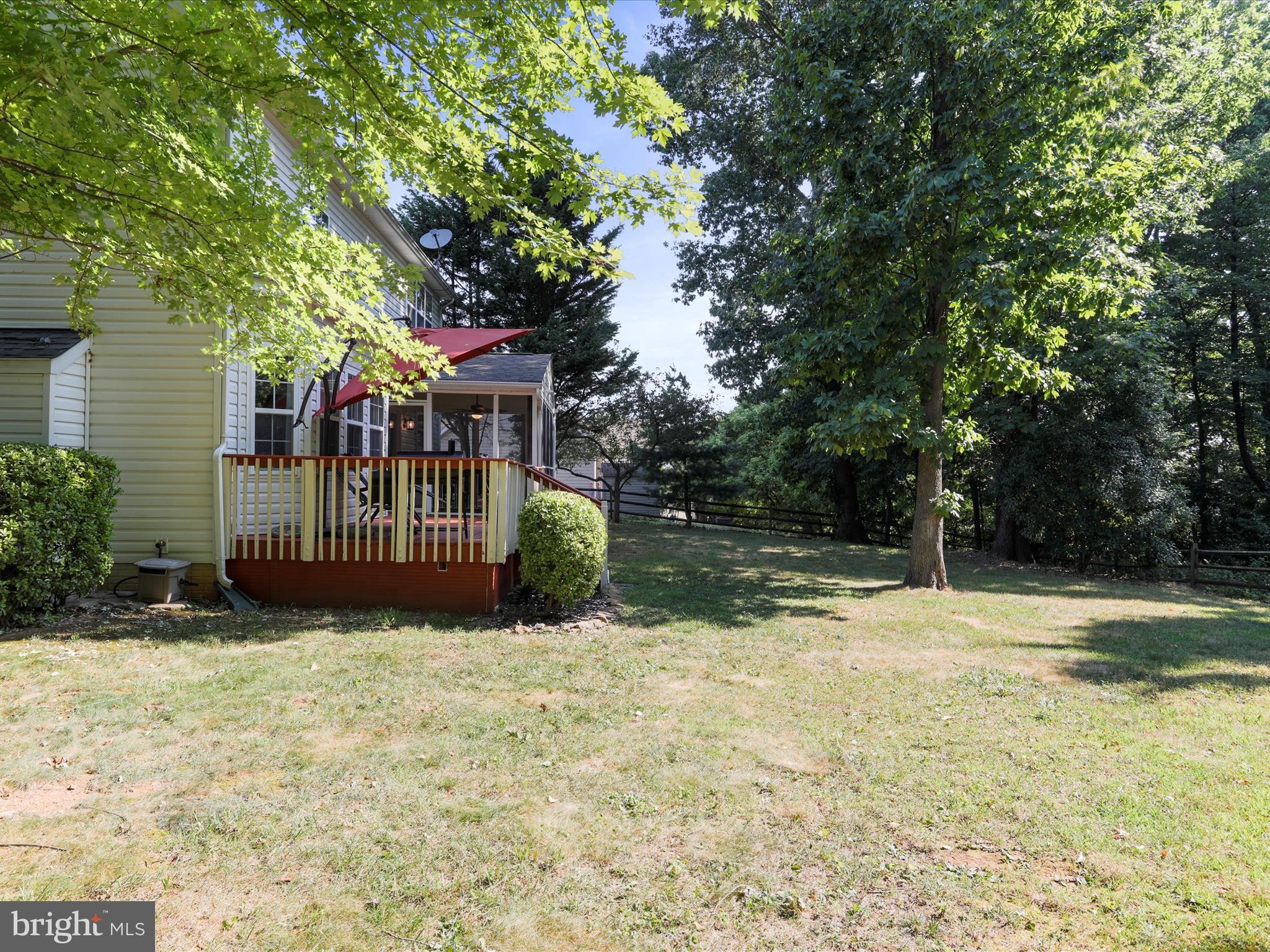 APPLE KNOLLS ESTATES - Residential