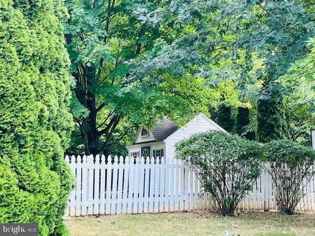 APPLE KNOLLS ESTATES - Residential