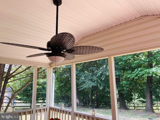 APPLE KNOLLS ESTATES - Residential