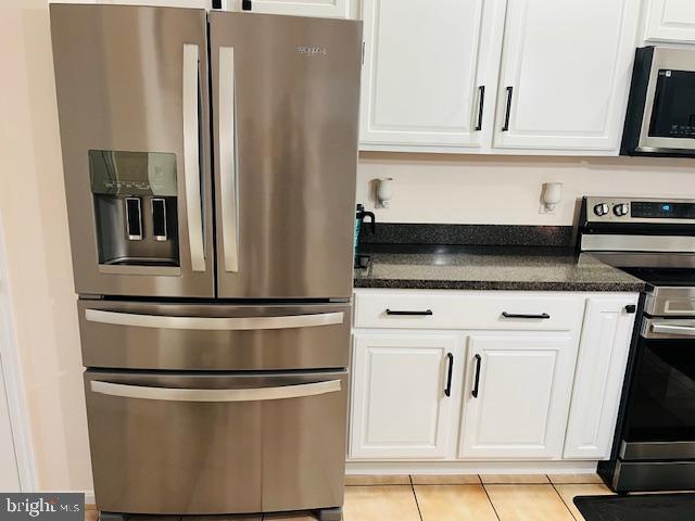 APPLE KNOLLS ESTATES - Residential