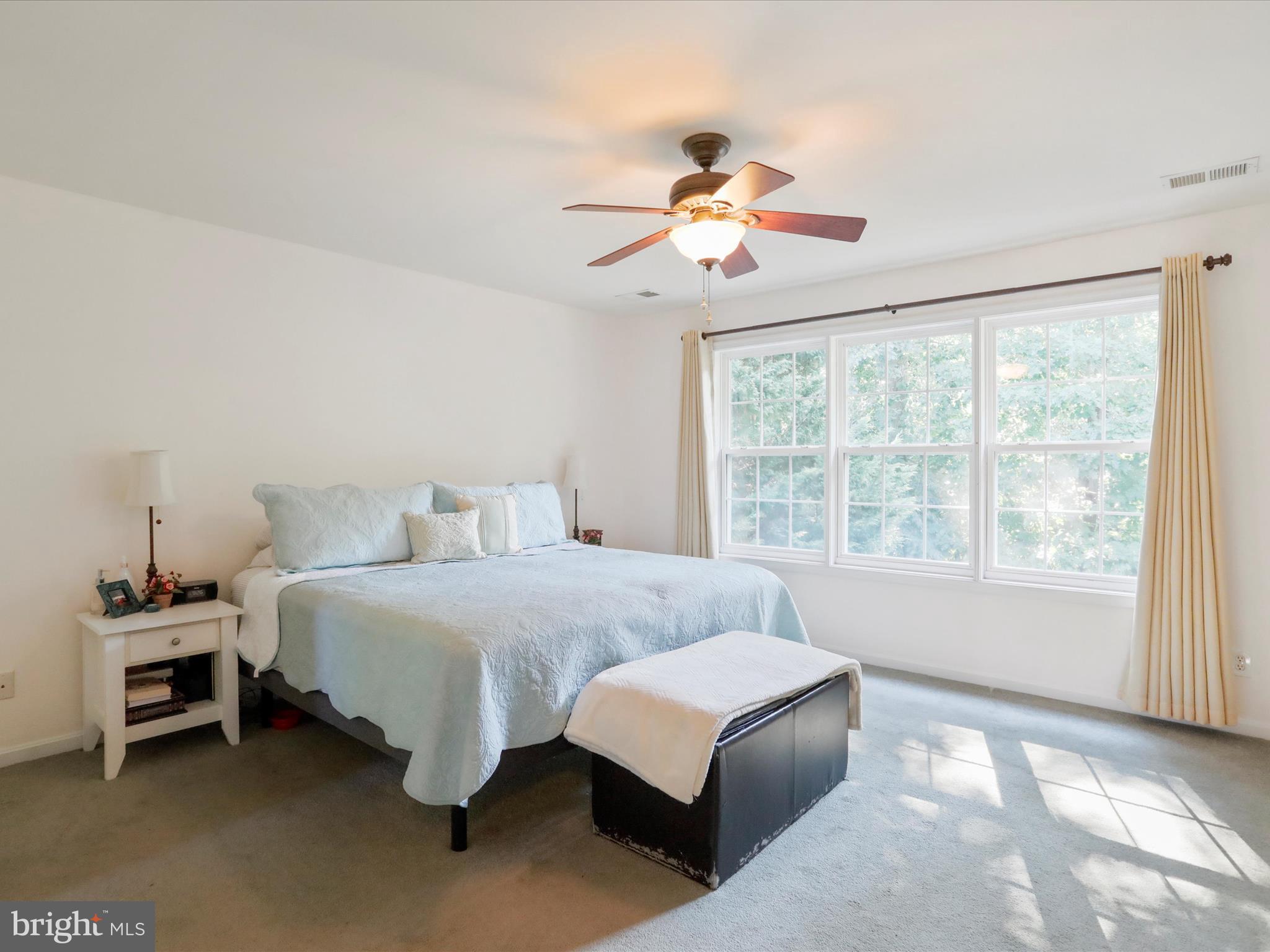 APPLE KNOLLS ESTATES - Residential