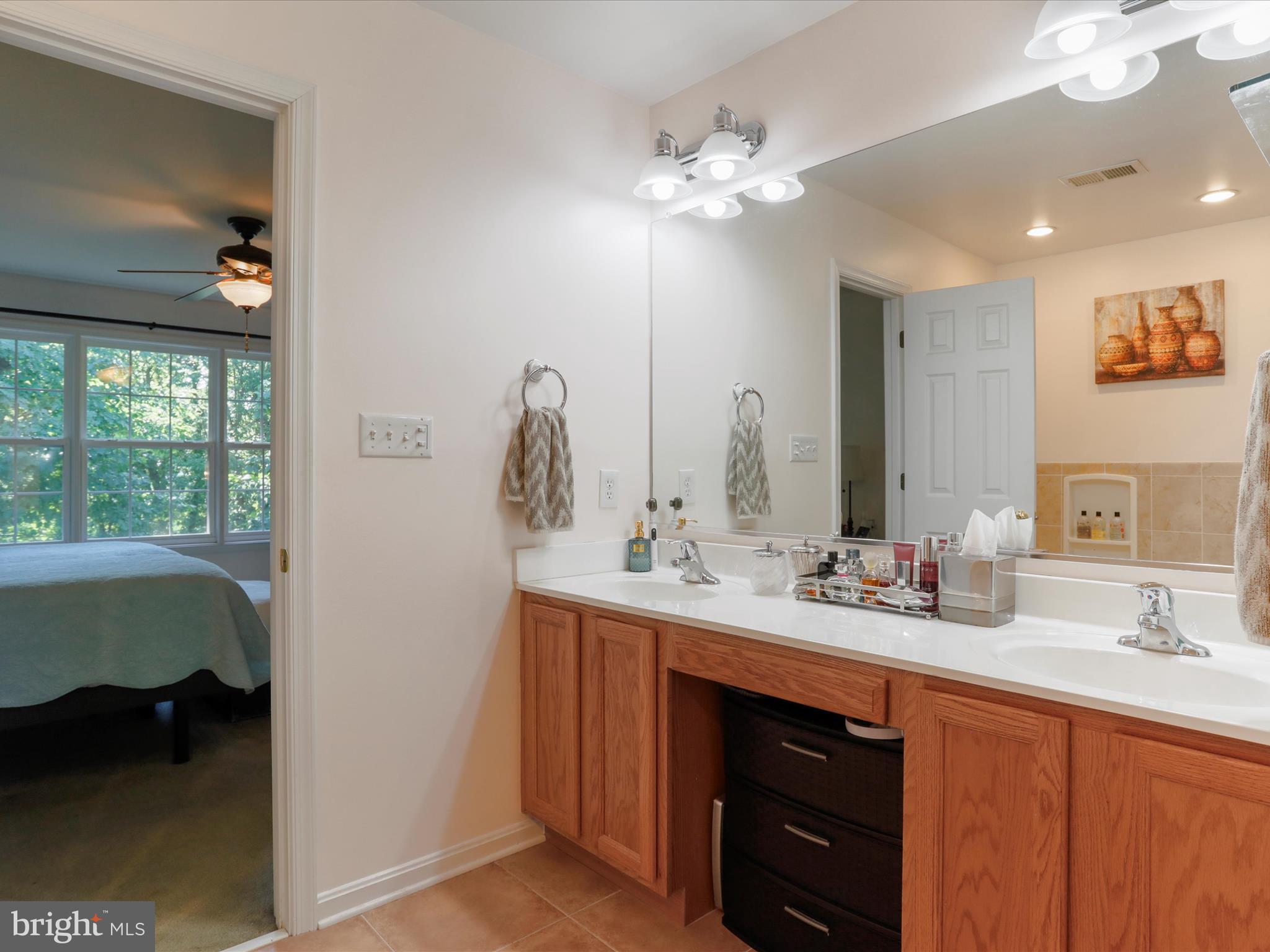 APPLE KNOLLS ESTATES - Residential