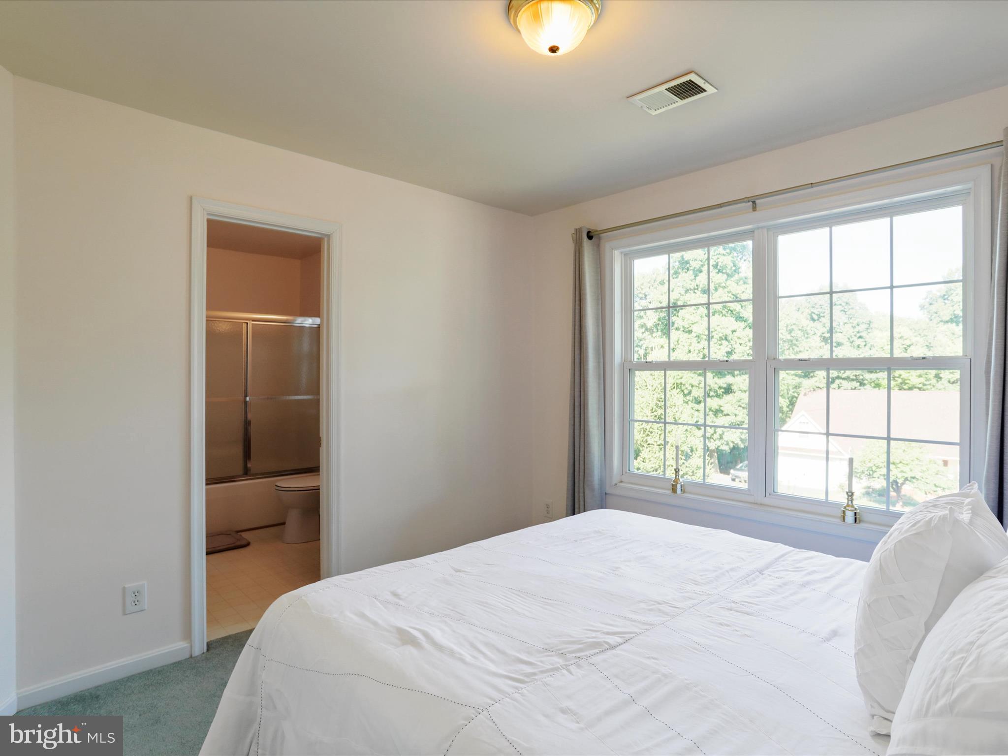 APPLE KNOLLS ESTATES - Residential