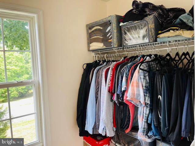 APPLE KNOLLS ESTATES - Residential