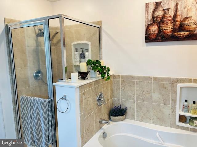 APPLE KNOLLS ESTATES - Residential